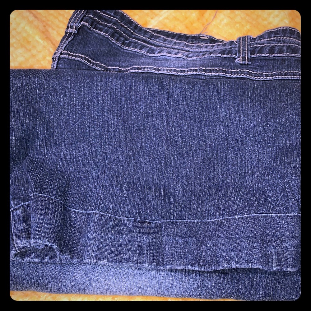 A nice pair jean capris